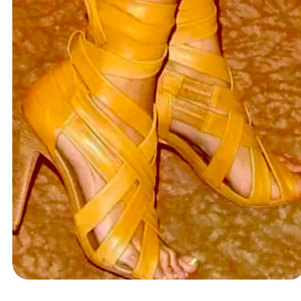 Tory Burch Tie-Up Heels Size 7M